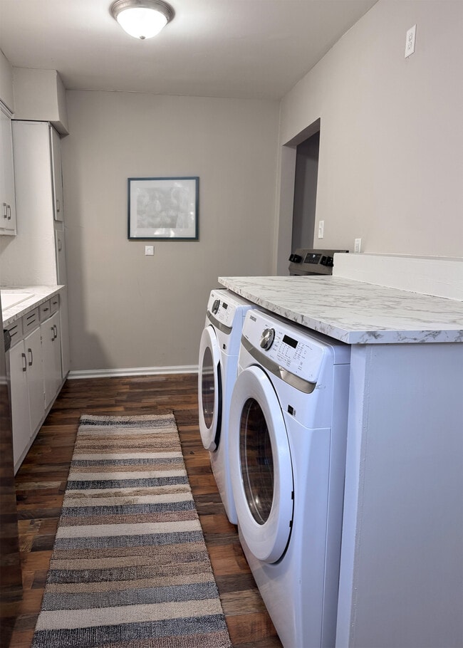 Photo - 599 Estridge Dr