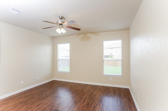 Photo - 8410 Western Way