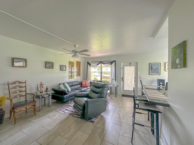 Photo - 127 Mansfield D