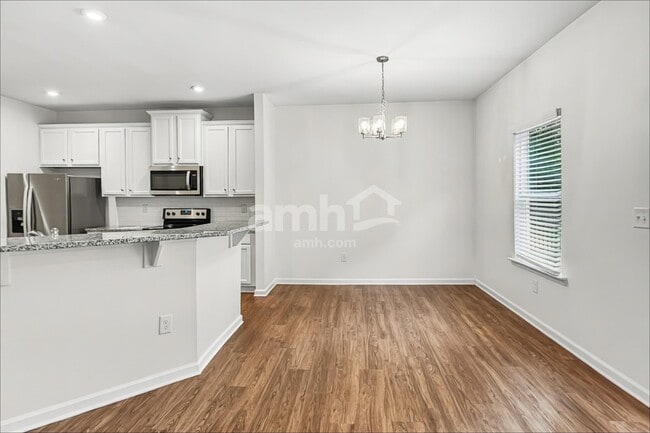 Photo - 516 Woodall Rd