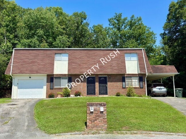 Building Photo - 2323 Green Forest Dr Unit A