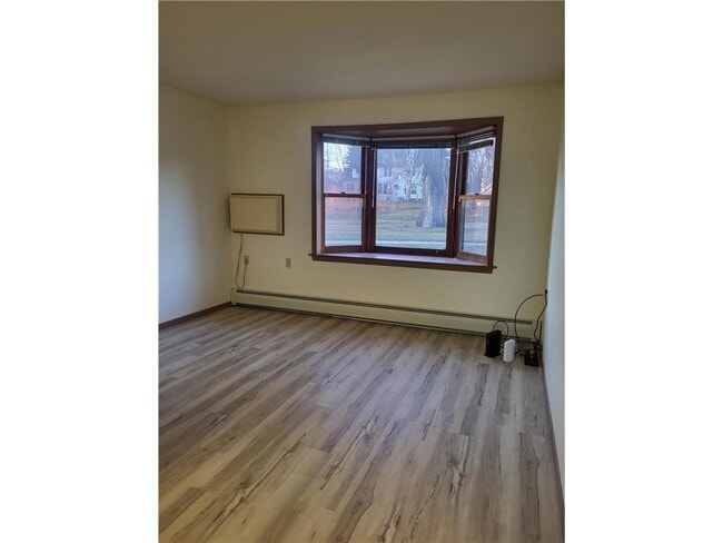 Photo - 609 Main St S Unit 3