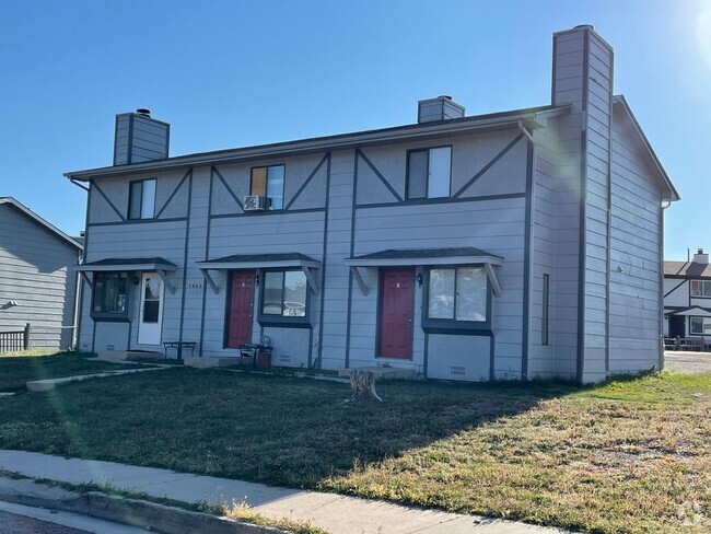 Building Photo - 1966 Mineola Ct Unit B Rental