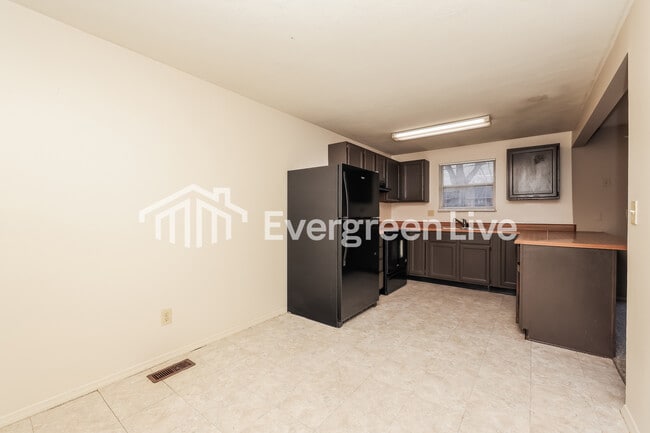 Photo - 4727 Stonehedge St