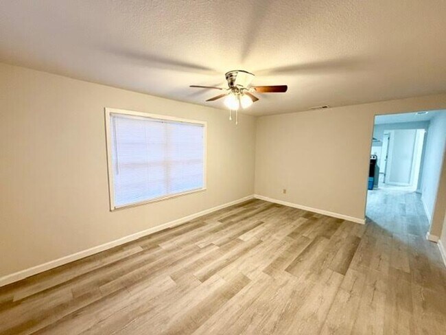 Photo - 3/1 in West, TX