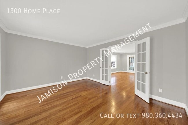 Photo - 1300 Home Pl