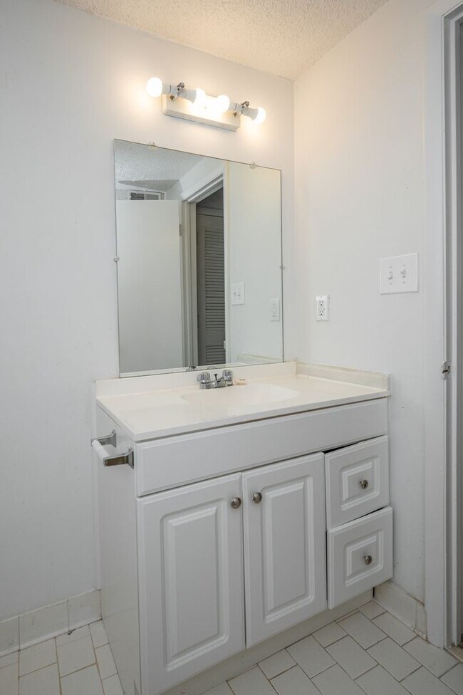 Photo - Dana Apartments