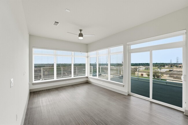 Photo - 6955 Turtlewood Dr Unit 602
