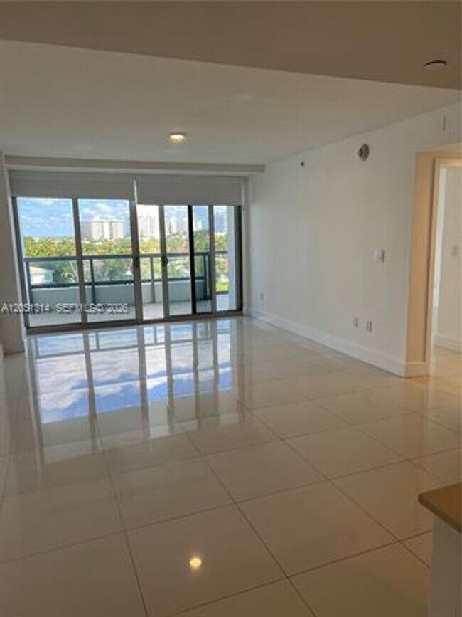 9261 E Bay Harbor Dr