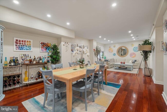 Photo - 219 S 18th St Unit 1016