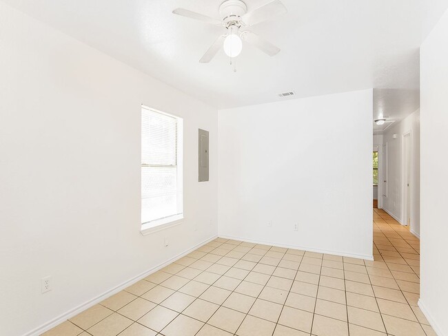 315 Isbell Rd