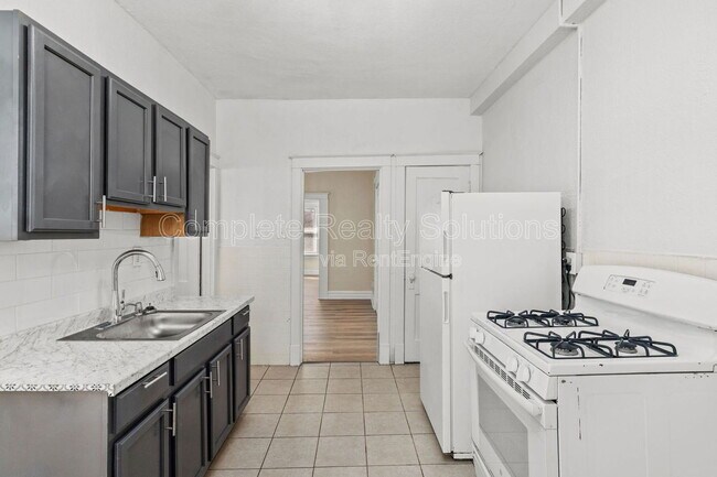 Photo - 4102 California Ave Unit 2s