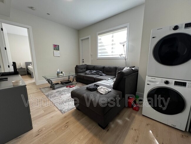 830 Westview Way