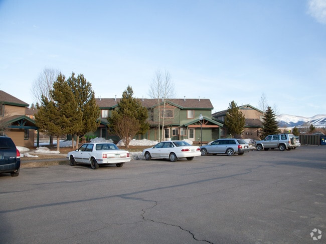 Photo - Wapiti Meadows Apartments