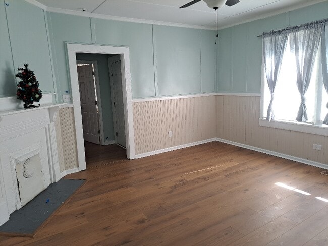 Photo - 1004 W 5th Ave