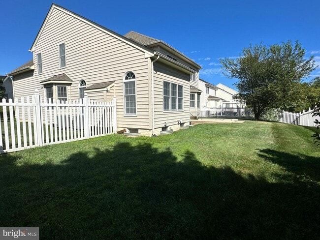 Photo - 18429 Polynesian Ln