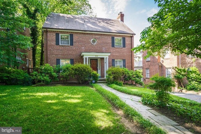 Building Photo - 1626 Kalmia Rd NW