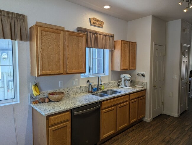 Photo - COMING SOON in August! Furnished Townhome in Boulder Pointe with All Utilities included - 3 bedro...