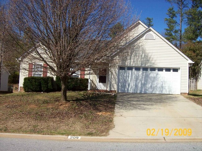 3 Bedroom, 2.5 Bath Home - 3 Bedroom, 2.5 Bath Home