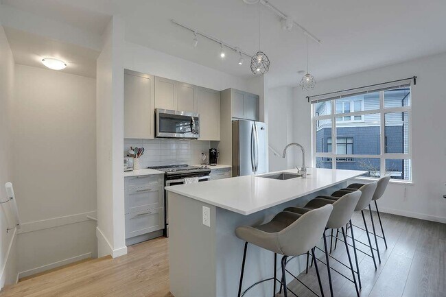 Photo - 16433 Watson Dr