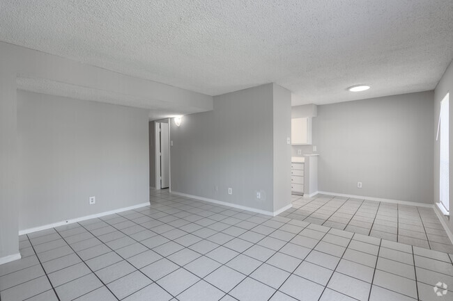 2BR, 2BA - 891SF - Living Room