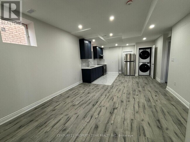 Photo - 61 Hawtrey Rd