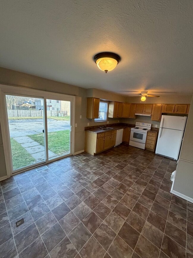 Photo - 1163 Bernath Unidad 1163