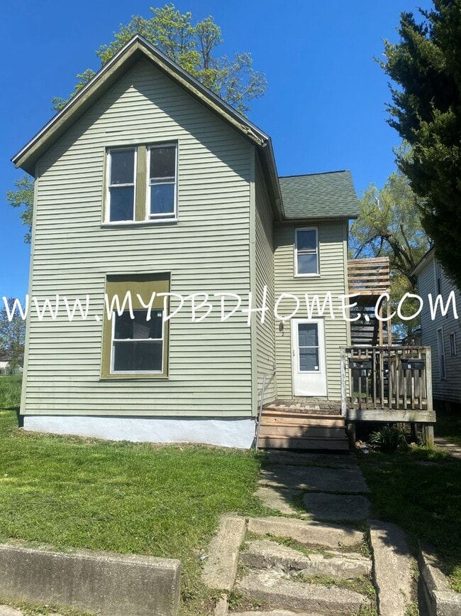 Building Photo - 812 Huestis Ave Unit 2