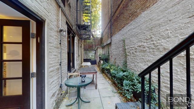 Building Photo - 3 bedroom in Manhattan NY 10014 Unit GDN Rental