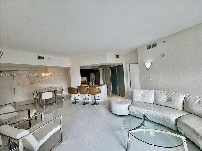 Photo - 20000 E Country Club Dr Unidad 1207