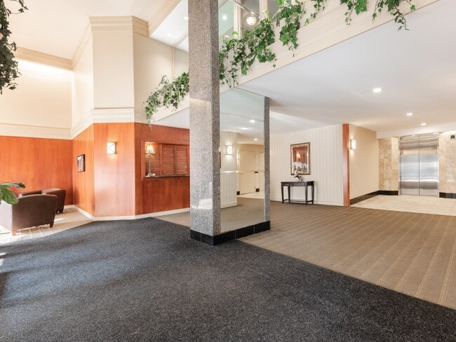 Photo - Peninsula Place