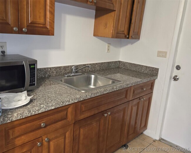 Photo - 15721 NW 39th Pl