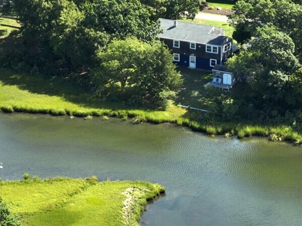 Photo - 171 Edgewater Dr W