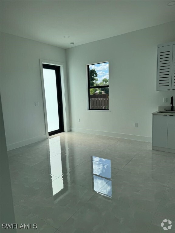 Building Photo - 2807 Leeland Heights Blvd Rental