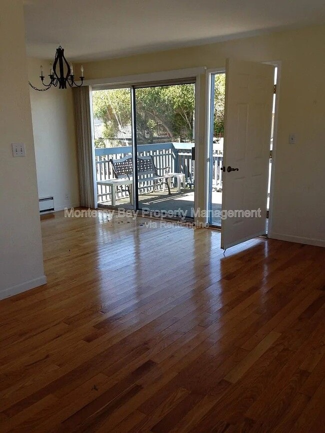 Photo - 900 Belden St Unit 3