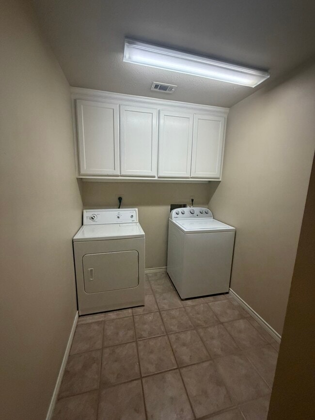 Photo - 1437 Western Oaks Ct