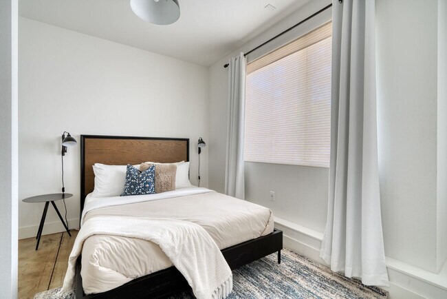 4980 N Vancouver Ave Unit SI ID1611881P