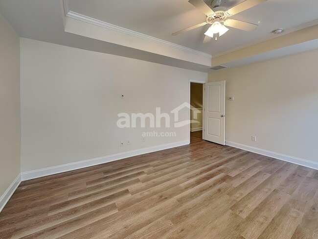 Photo - 2474 Beal St