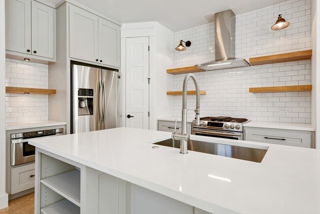 Photo - 1203 W 22nd St