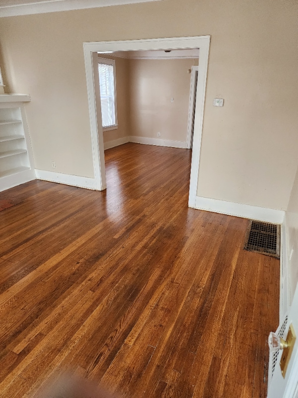 Photo - 9787-9789 Chenlot St Unidad 1