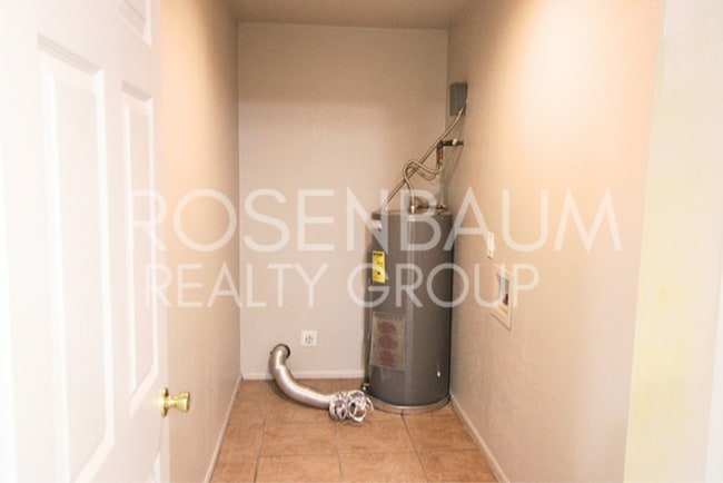 Photo - Charming 2-bedrooms, 1-bath townhome in Ph...