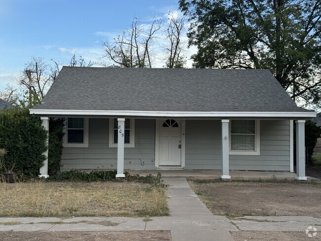 Building Photo - 805 W Quay Ave Rental