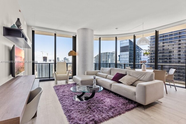 Photo - 55 SW 9th St Unidad 4201