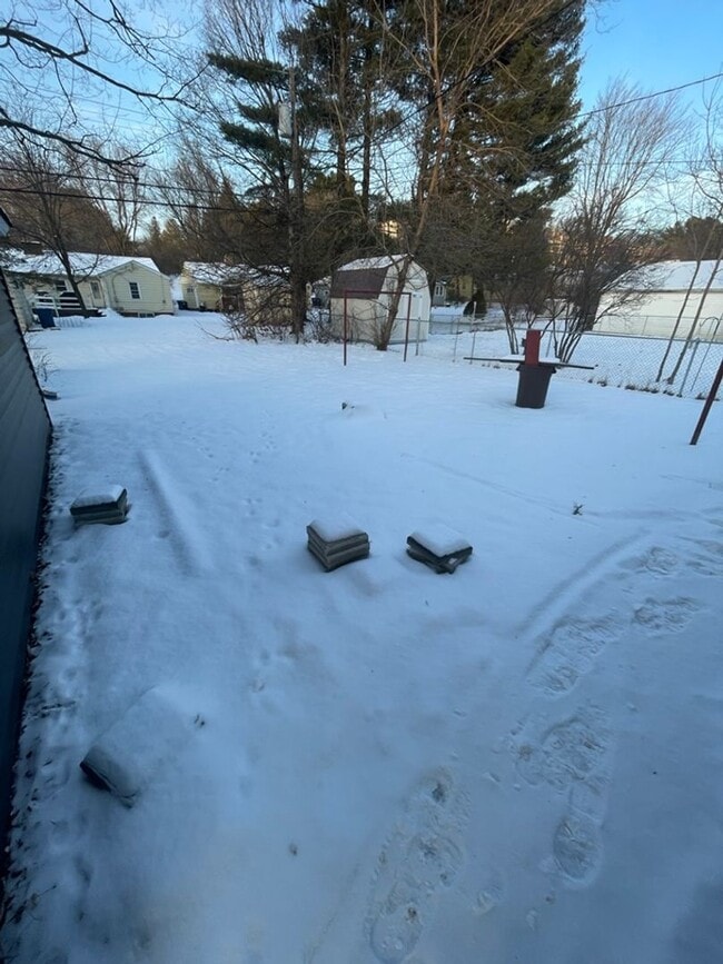 Photo - Click the “Apply Now” button or email wapmrentals@gmail.com for a prompt response.