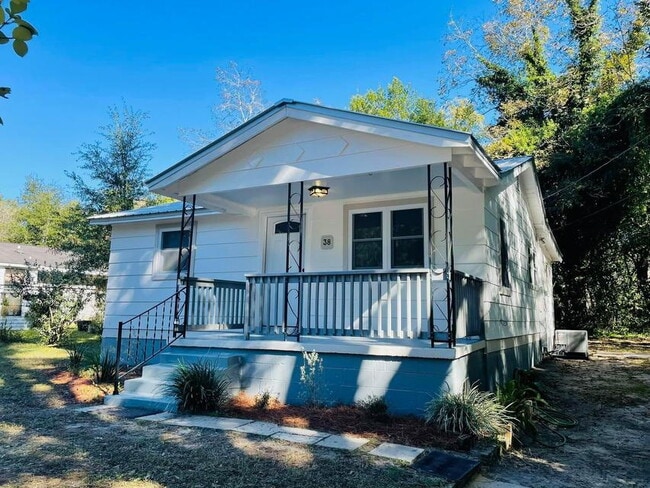 Photo - Florida Cottage with a Bonus Room ready for move in!