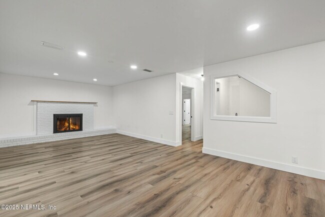 5477 Brightwater Ln