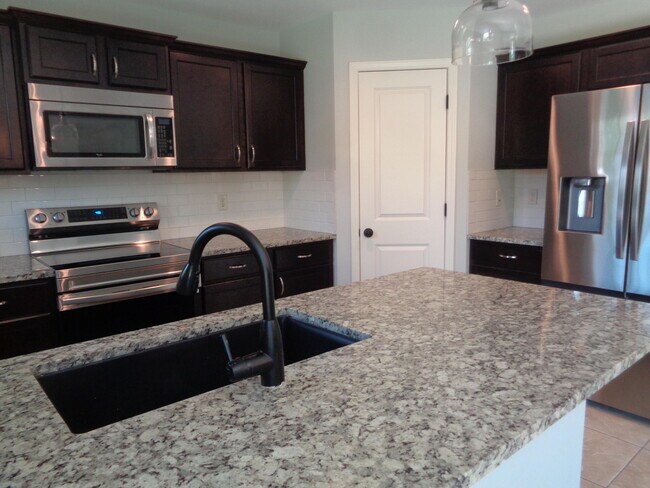 Photo - 5103 Grayling Ct