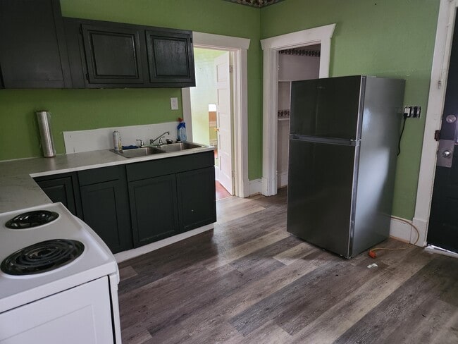 Photo - 626 W Piedmont St