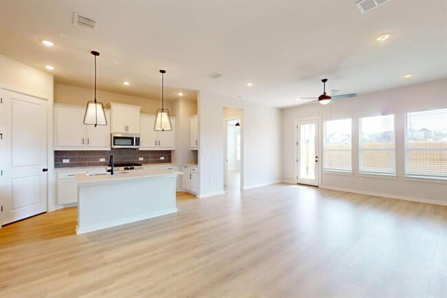 Photo - 13211 Keefer Dr