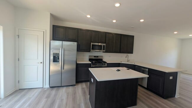 Photo - 434 Red Oak Cir